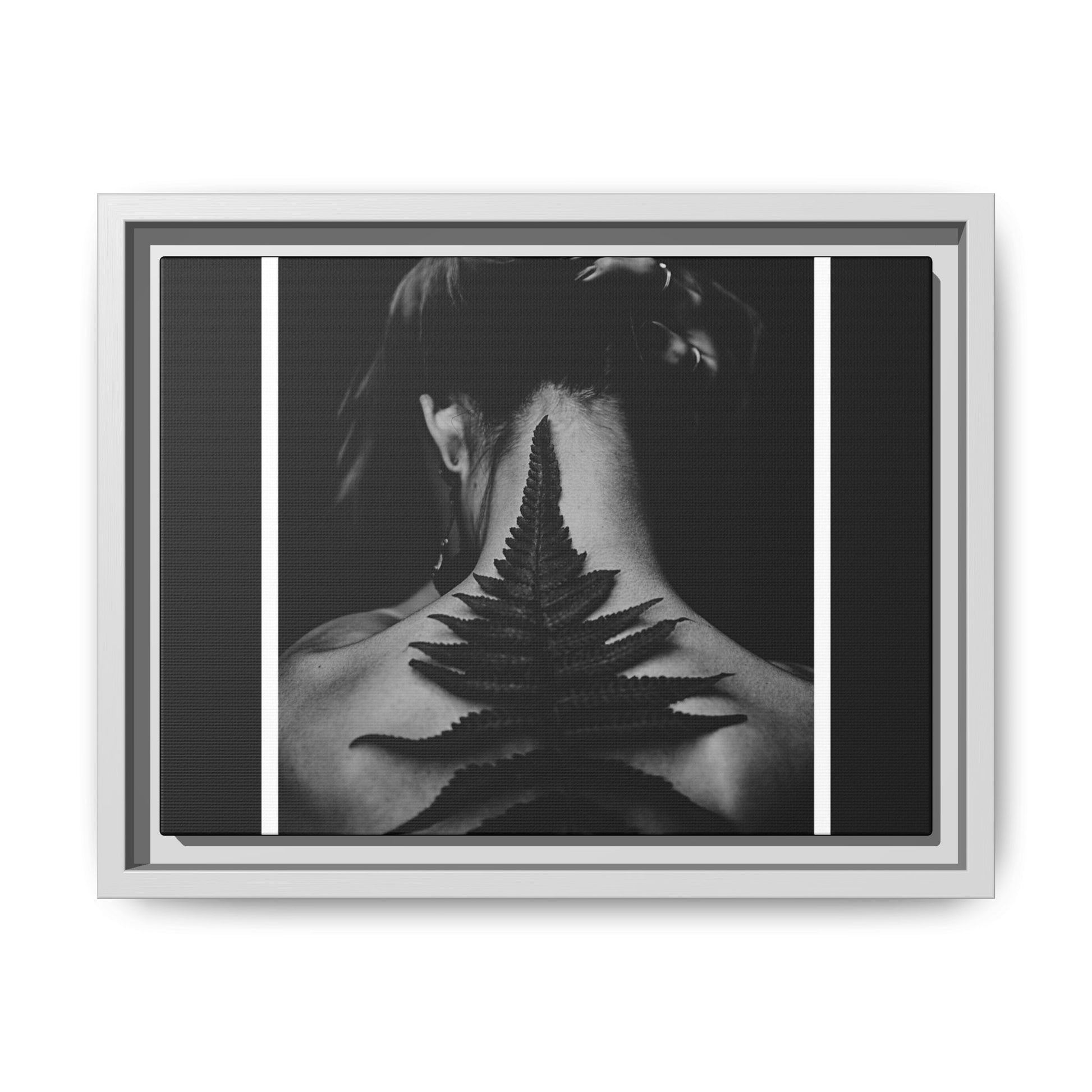Framed Fern Canvas Art Print, Botanical Wall Decor, Nature Home Aesthetic, Gift for Plant Lovers, Modern Artwork for Living Room - Sup3r